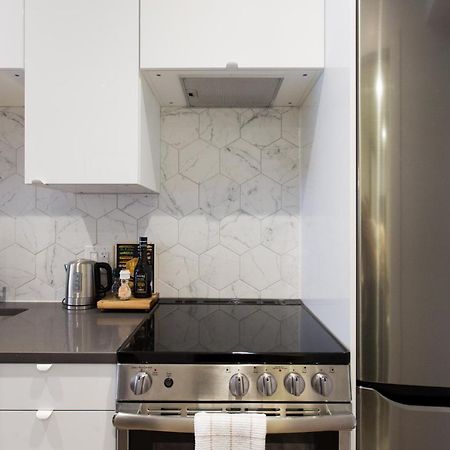 Romantic Studio In The Heart Of Little Italy By Den Stays Montreal Exterior photo