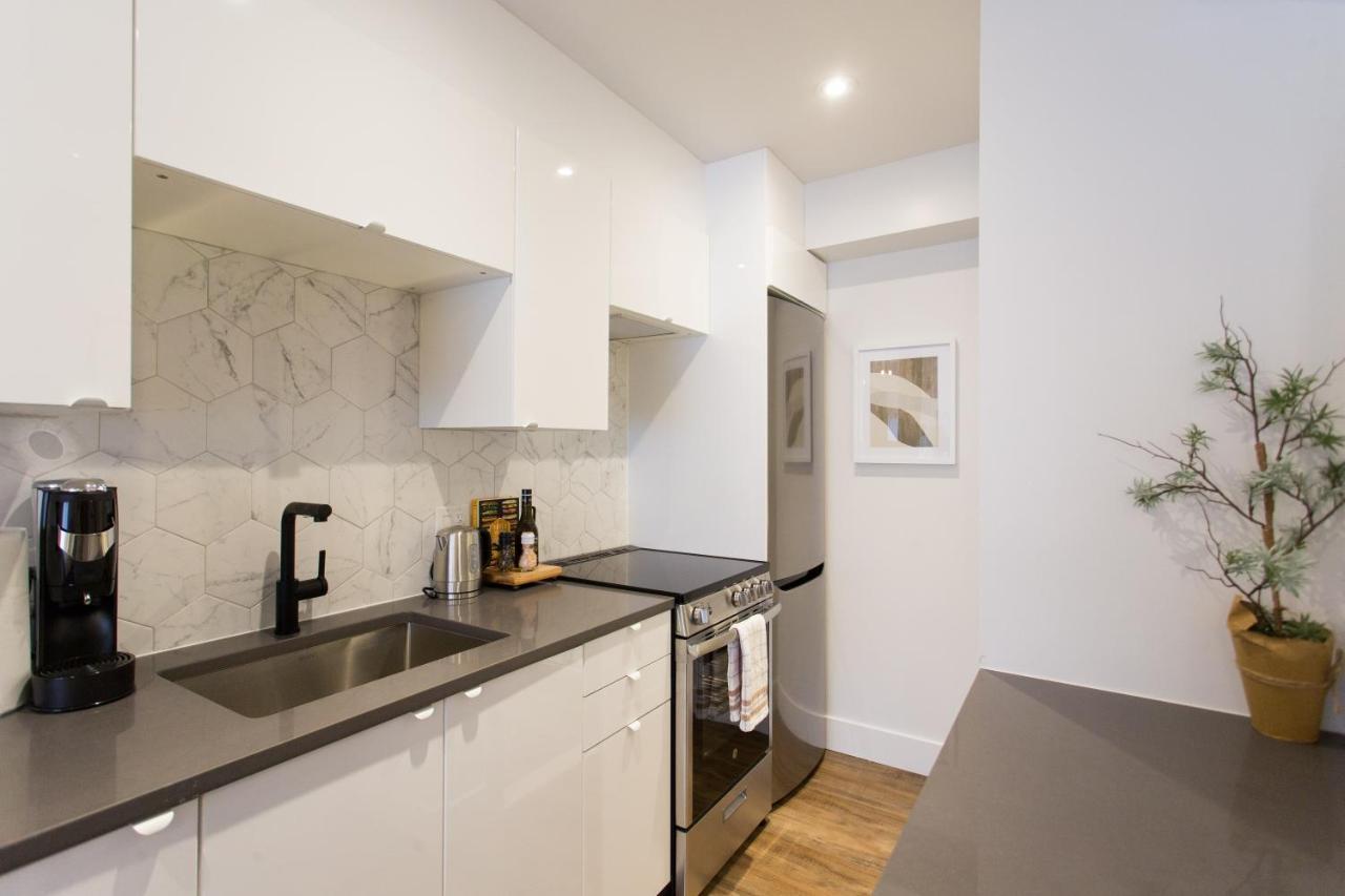 Romantic Studio In The Heart Of Little Italy By Den Stays Montreal Exterior photo