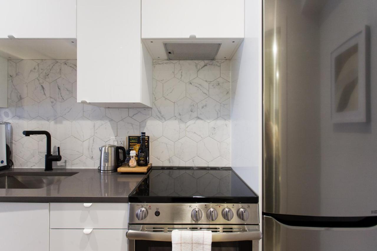 Romantic Studio In The Heart Of Little Italy By Den Stays Montreal Exterior photo
